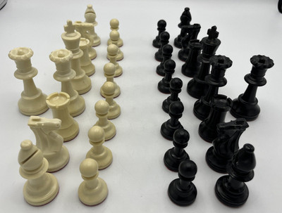Staunton Tournament Chess Pieces Weighted with 4'' King Extra Queens Red Felt