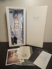 THE JACKIE DOLL JACQUELINE KENNEDY FRANKLIN MINT NEW IN ORIGINAL BOX W PAPERS