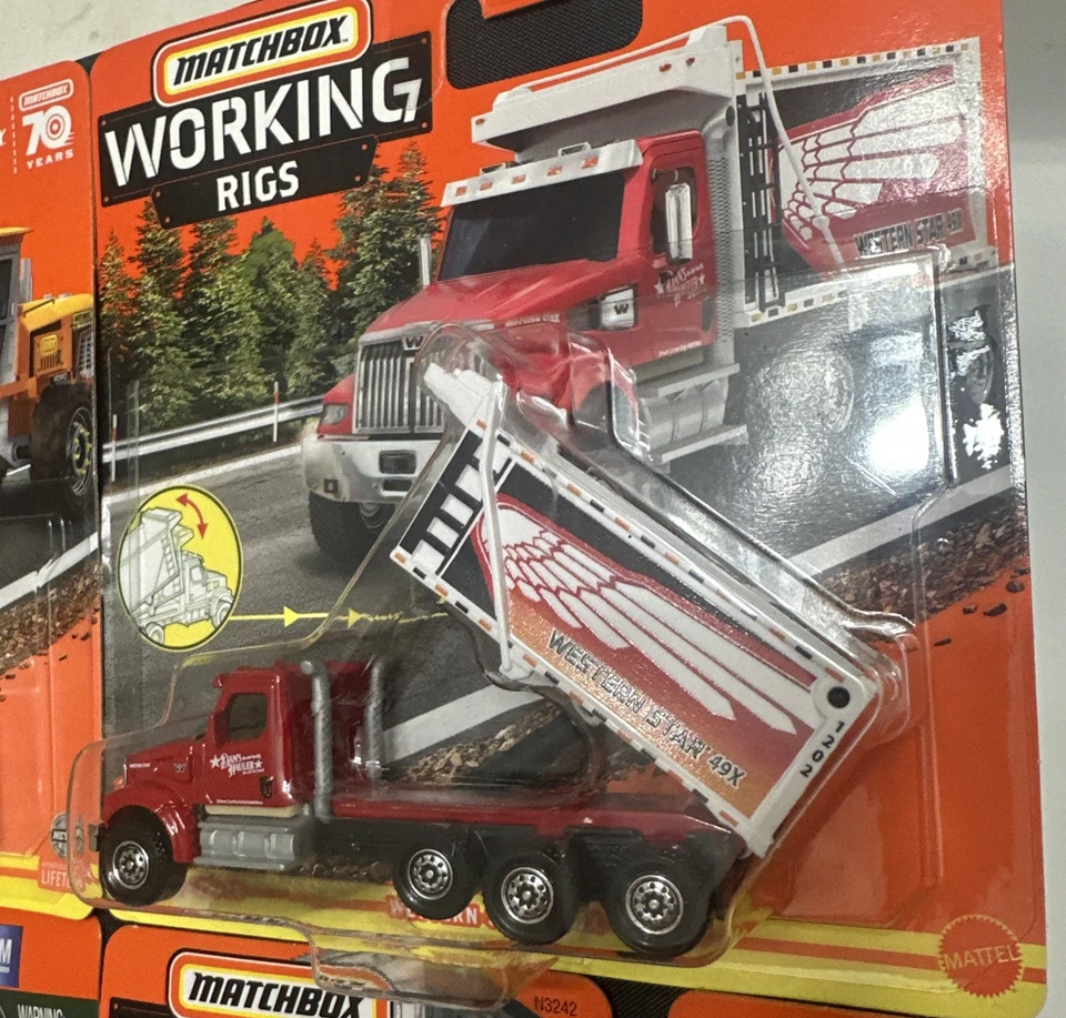 Diecast Matchbox 1:64 Working Rigs Lot of FOUR - Construction & Transport - Image 3 of 4