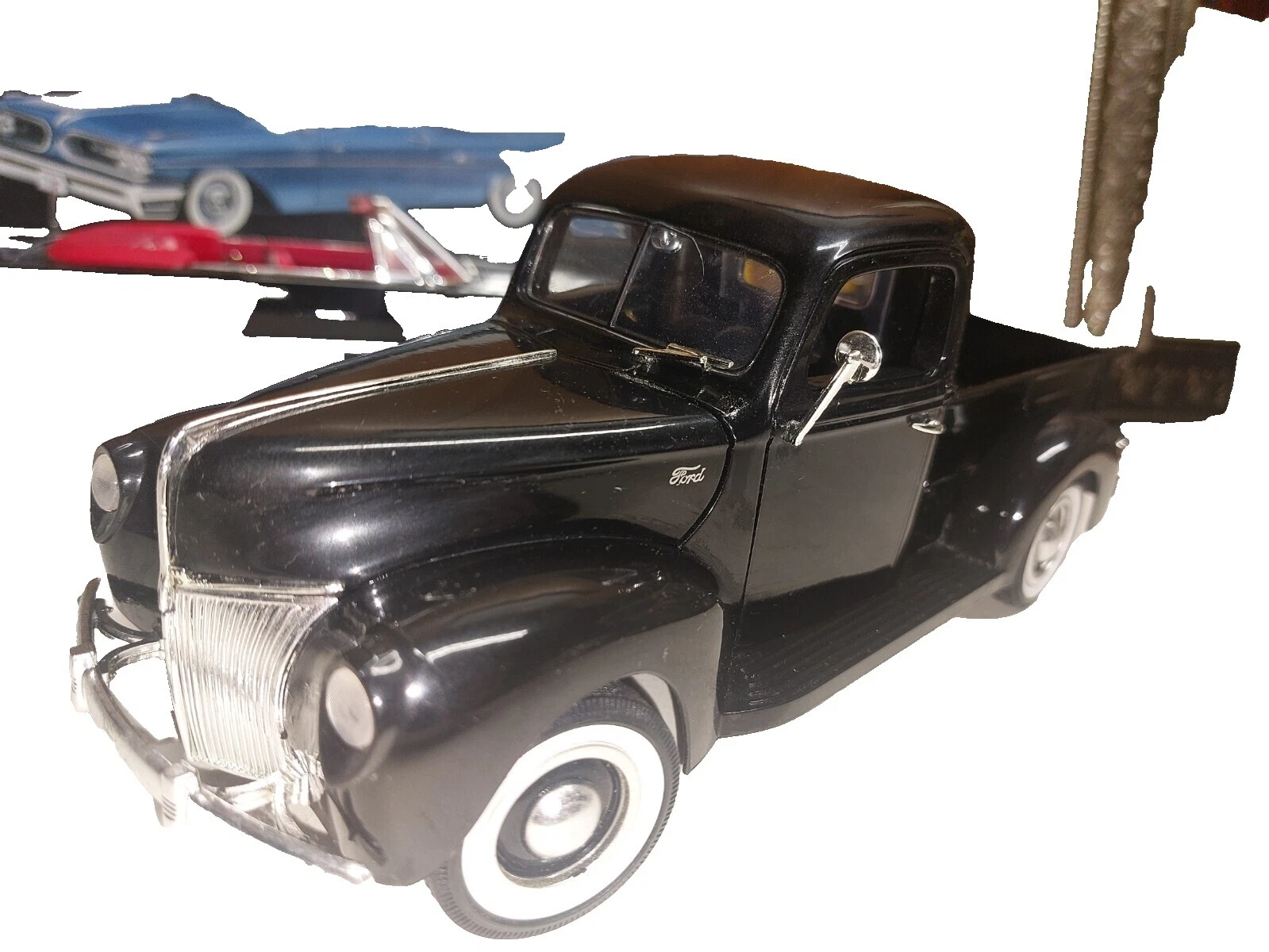 MOTORMAX 1:18 Scale Diecast & Toy Pickup Trucks
