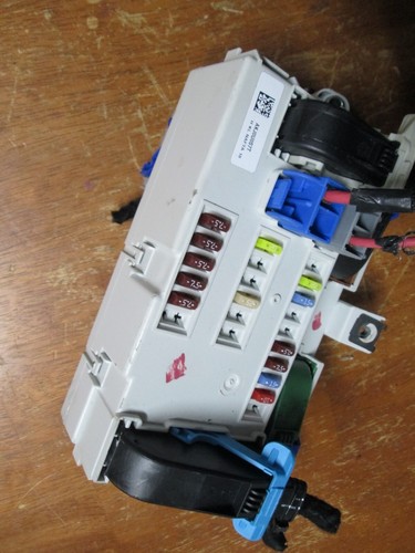 2018 JEEP CHEROKEE BODY CONTROL MODULE FUSE BOX BCM 68303100AD