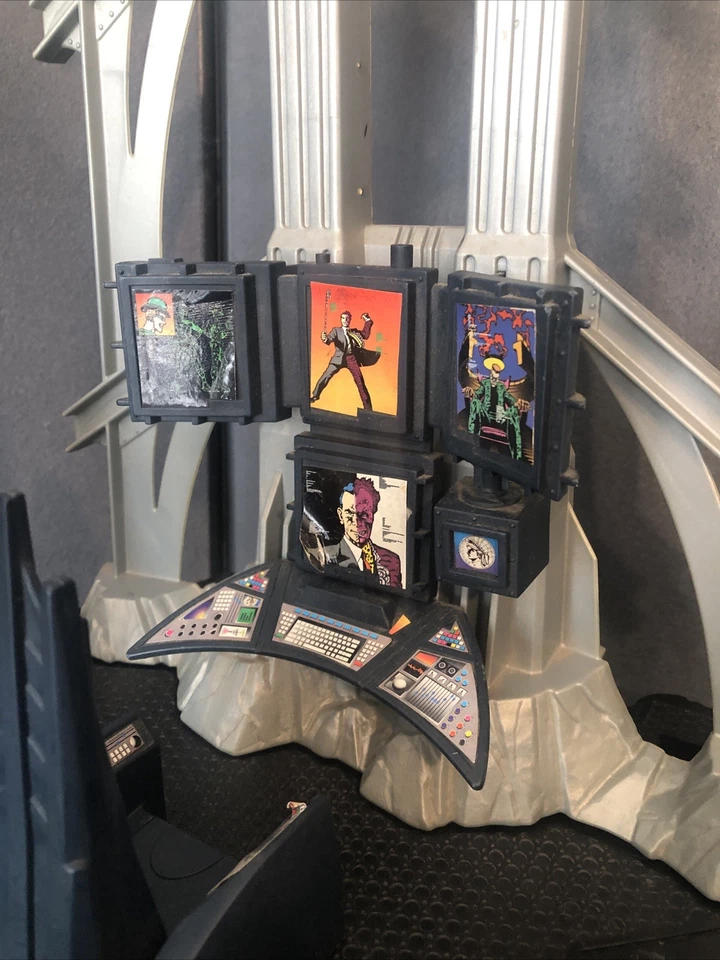 Batman Forever Batcave Playset Kenner 1995 Vintage Collectible With Extras! - Image 3 of 4