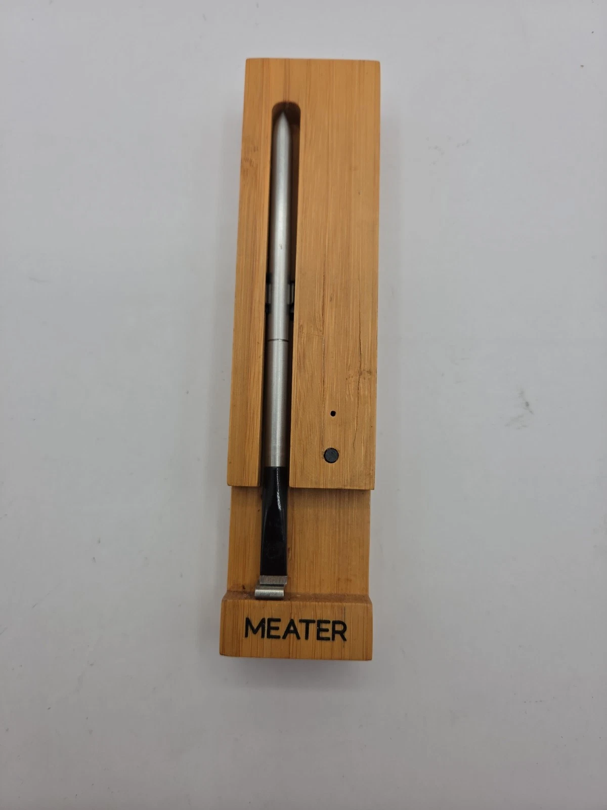 Meater 33ft Wireless/Bluetooth Smart Meat Thermometer MT-ME01 Apption Labs