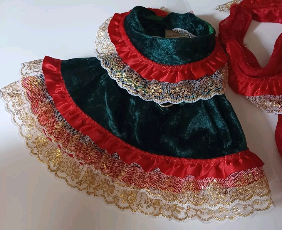 Lot of 2 Christmas dresses for small dogs, size small - Image 3 of 4