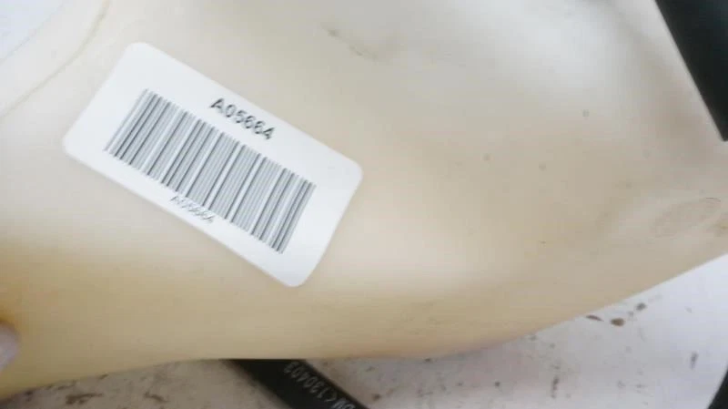 Botella depósito refrigerante radiador Toyota Venza 2009-2016 16470-0P030 OEM Foto 2 de 4