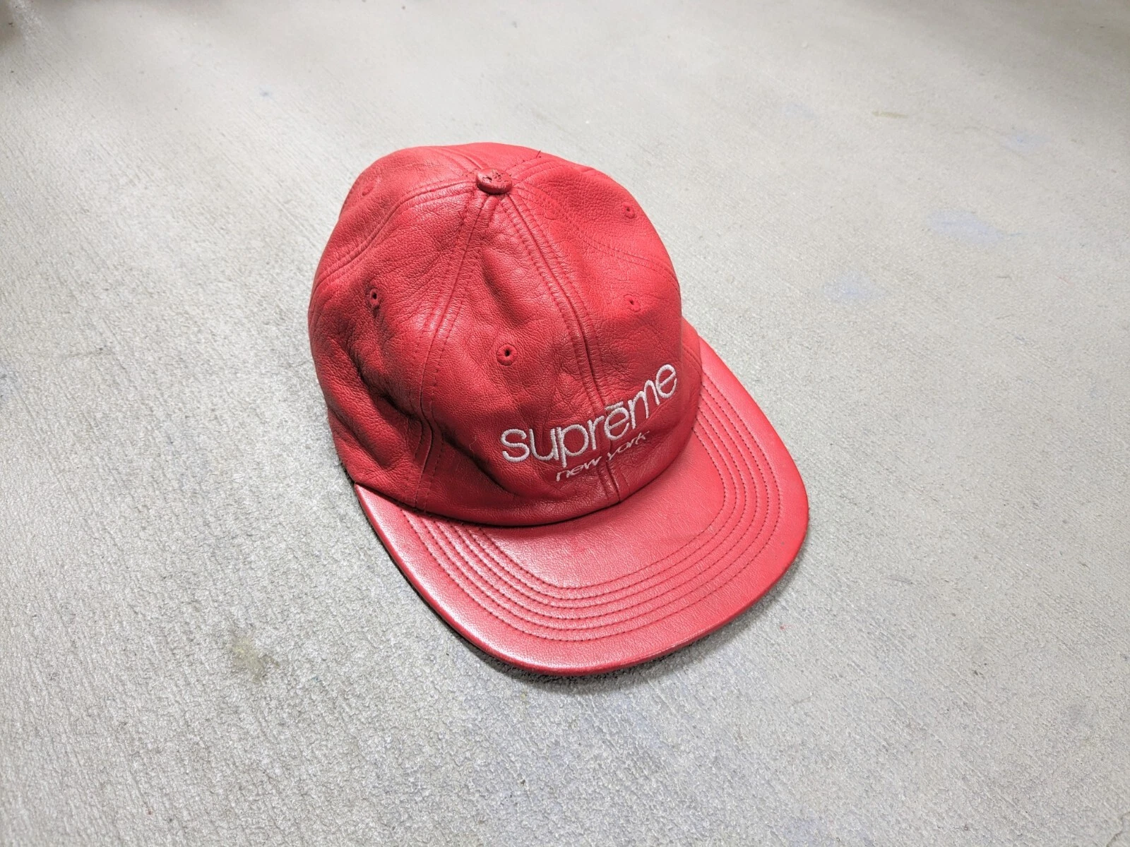Chapeau casquette en cuir rouge Supreme Classic 6 panneaux réglable FW16