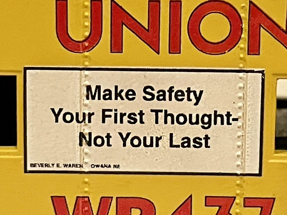 HO Athearn Edición Especial Union Pacific Bay Ventana "Seguridad" Caboose WP 437 (t) Foto 2 de 4