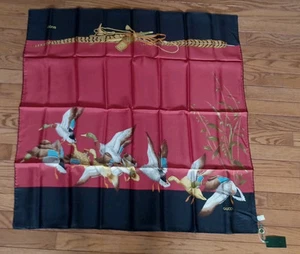 Foulard vintage Gucci noir et rouge canards en vol en soie 33"x33" neuf avec étiquette réf2061
