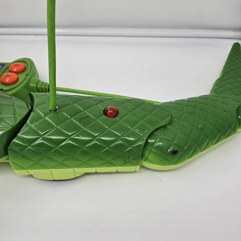 老式 Fisher Price Slithering Snake 遥控器遥控玩具 — 第 3/4 张图片