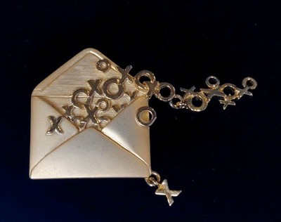 Vintage ''JJ'' Jonette Jewelry  Gold Tone Sending Hugs And Kisses Envelope Brooch