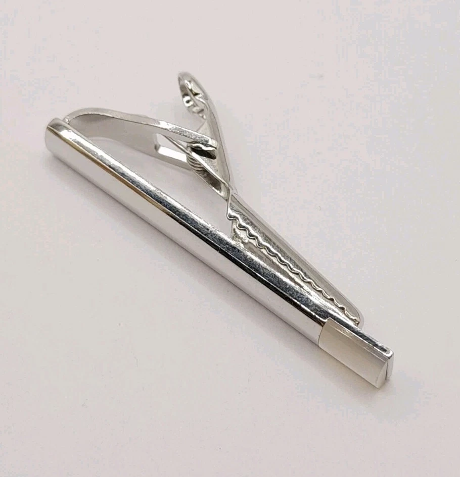 Silver Plated Mother Of Pearl Tie Bar Clip - Modern Elegant Design - Image 4 of 4
