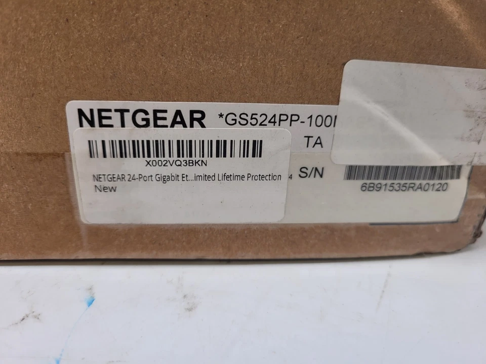 Netgear 24-Port Gigabit Ethernet High-Power PoE+ Unmanaged Switch GS524PP - Image 2 of 4