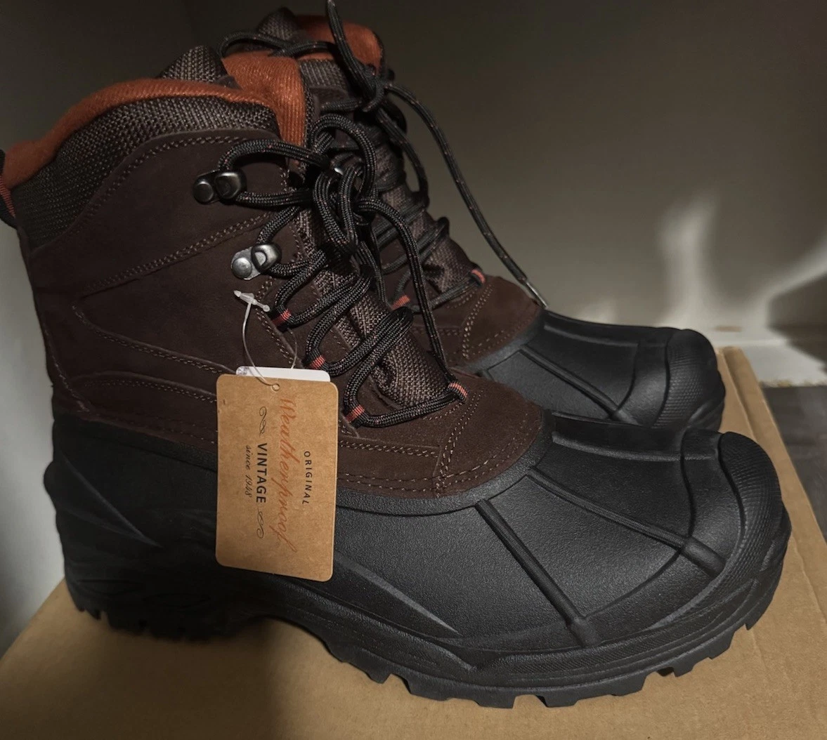 Men’s Original Waterproof Vintage Hiking Boots, size 11 NIB