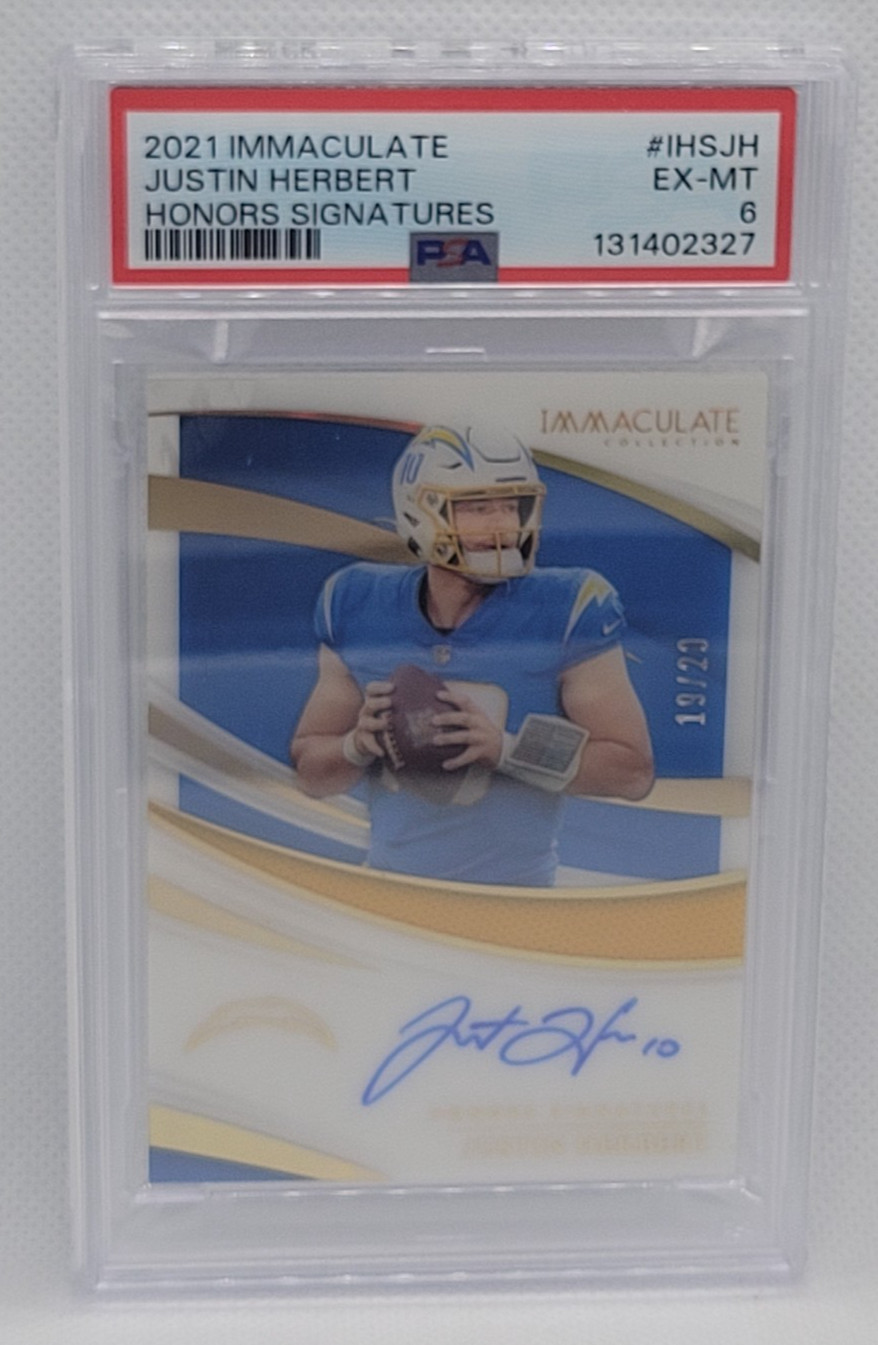 2021 Immaculate Justin Herbert Honors Signatures Auto #ed 19/20 PSA 6 Chargers view 1