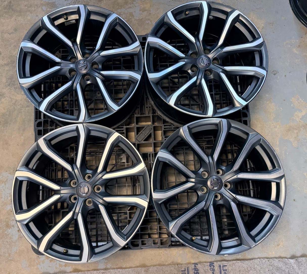 2016-2023 Volvo XC90 OEM Wheels Rims Factory 20" x 9" 10 Spokes T6 Momentum Awd