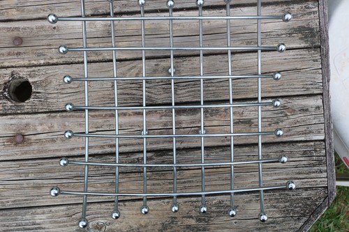 Vintage MCM Metal Fruit Bowl Chrome Silver Ball Feet Atomic Grid Curve 12" x 12" - Picture 7 of 9