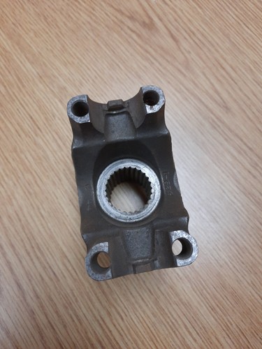 M1008 CUCV M715 End Yoke with splined hole 2-4-3801X 1310 series style UB - Picture 2 of 3