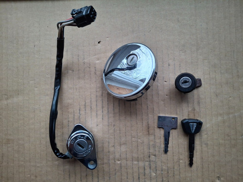 1997 Kawasaki Vulcan Classic VN1500 D Ignition Switch Gas Cap Side Cover Lock