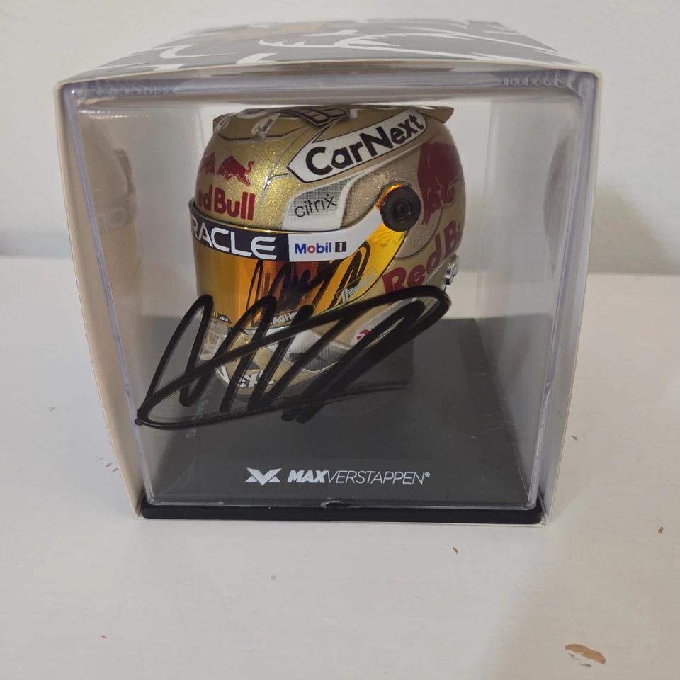 CASCO 1/4 MAX VERSTAPPEN RED BULL 2022 WORLD CHAMPION HELMET SCHUBERTH COA - Immagine 2 di 4