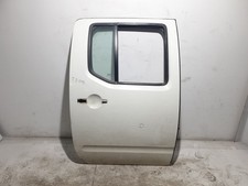 Porte arrière et accessoires Nissan NP300