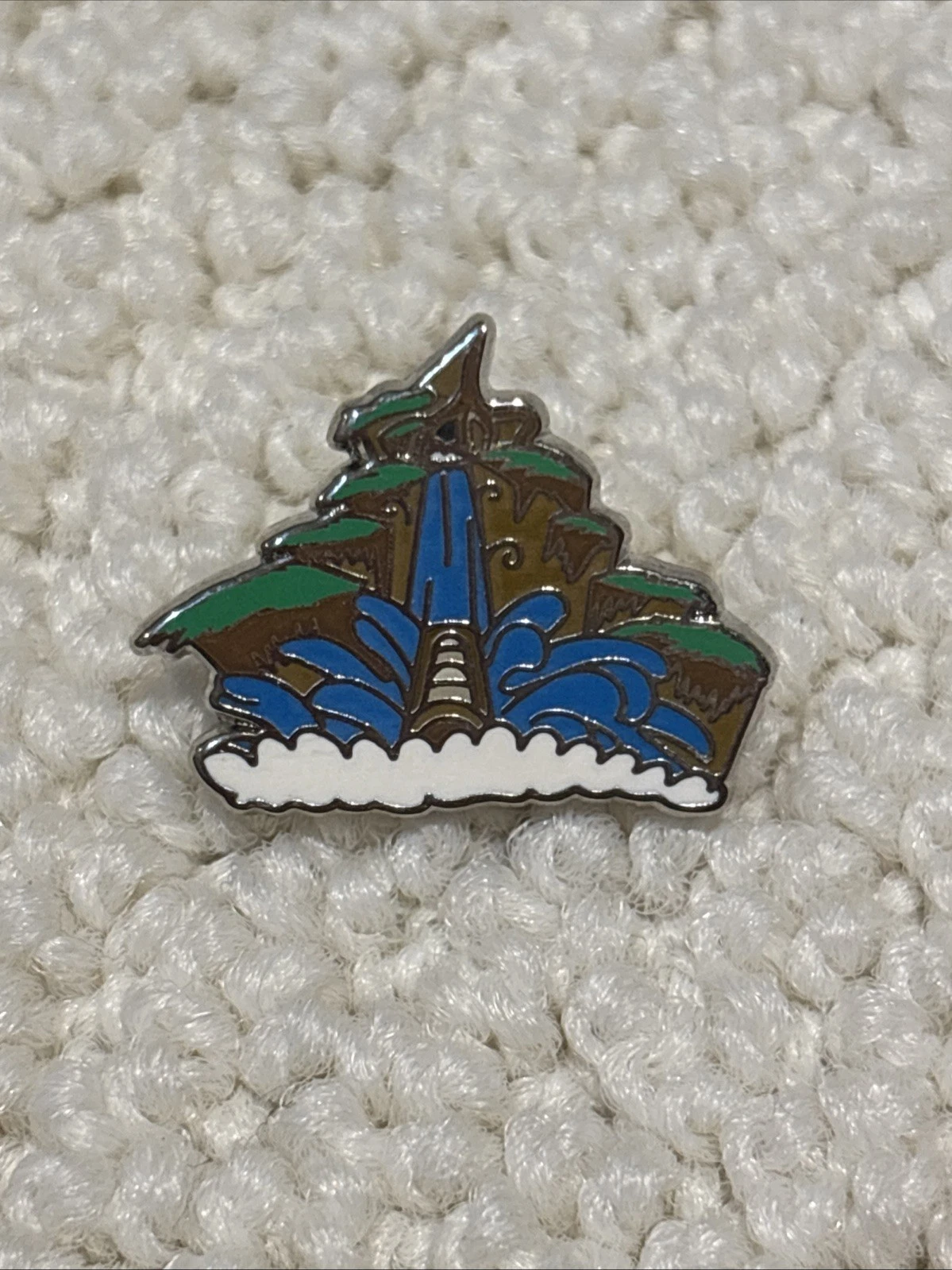 Disney World Splash Mountain Attraction Tiny Kingdom Series 4 Mystery Pin LR