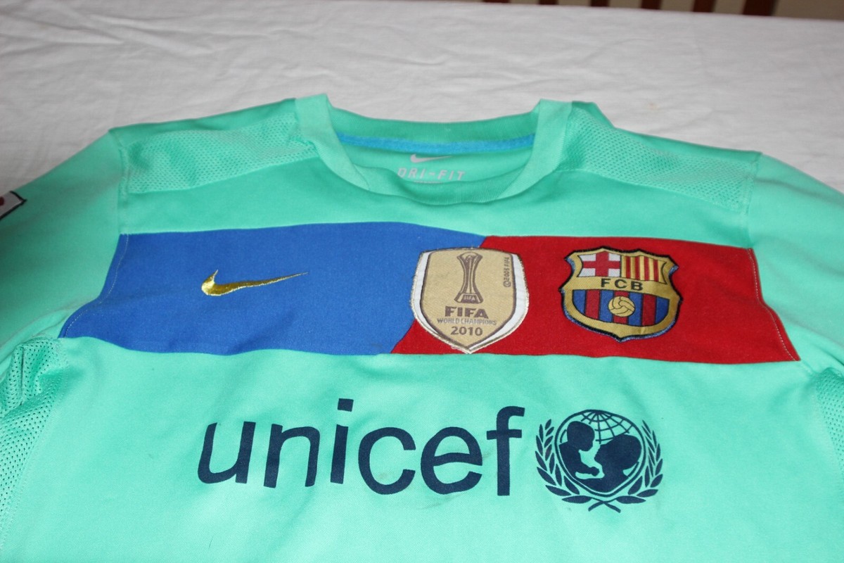 Official F.C. Barcelona Nike Soccer Jersey Size XL Junior No