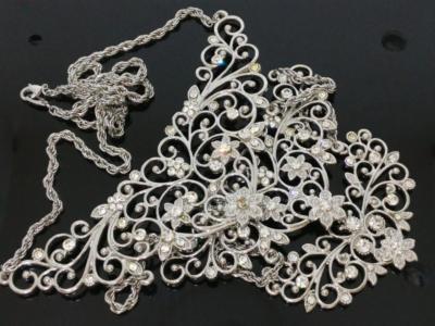 CH Beautiful Vintage Asia Styles Rhinestones Flower Silver Tone