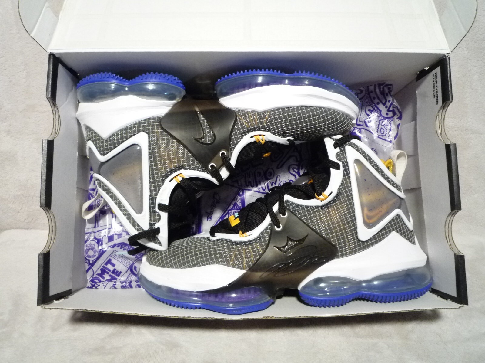 NIKE AIR LEBRON XIX BLACK & GOLD BASKETBALL SHOES H… Gem