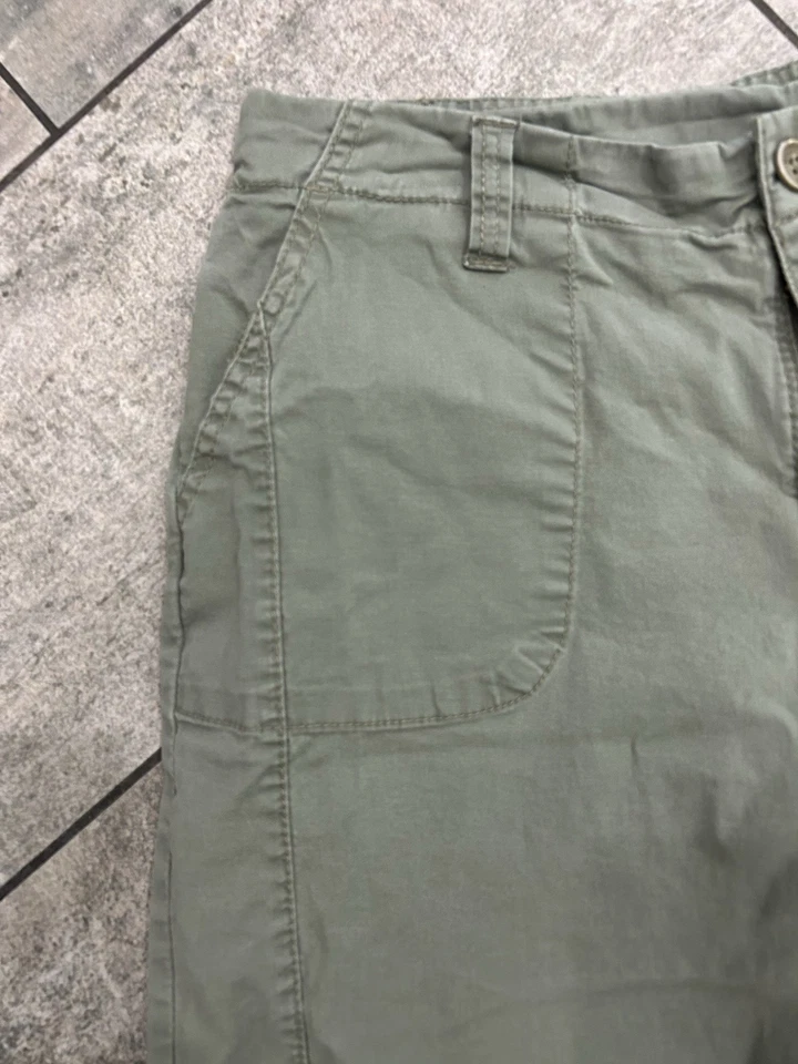 Mountain Lake Womans Green Utility Cargo Shorts Size 6 Hiking Outdoor Y2K Grunge - Image 3 of 4