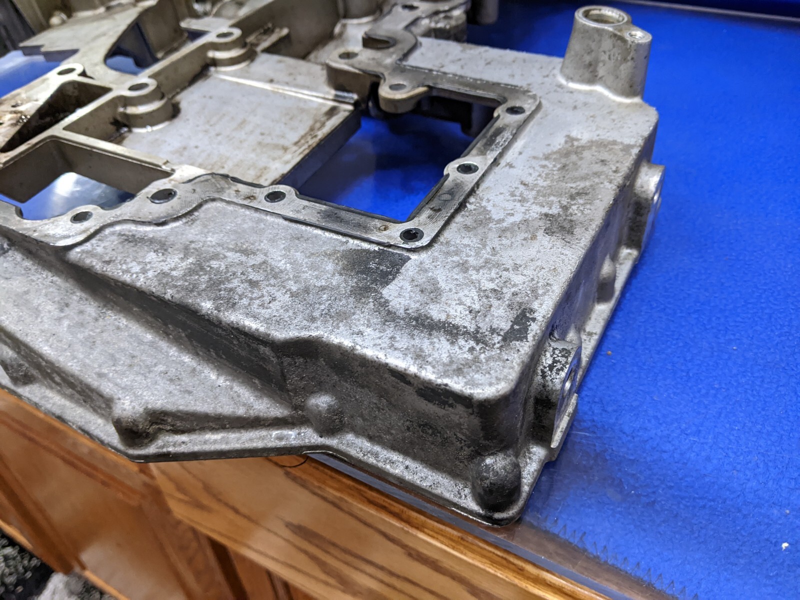6.0L W12 upper oil pan Bentley Continental Flying Spur oem
