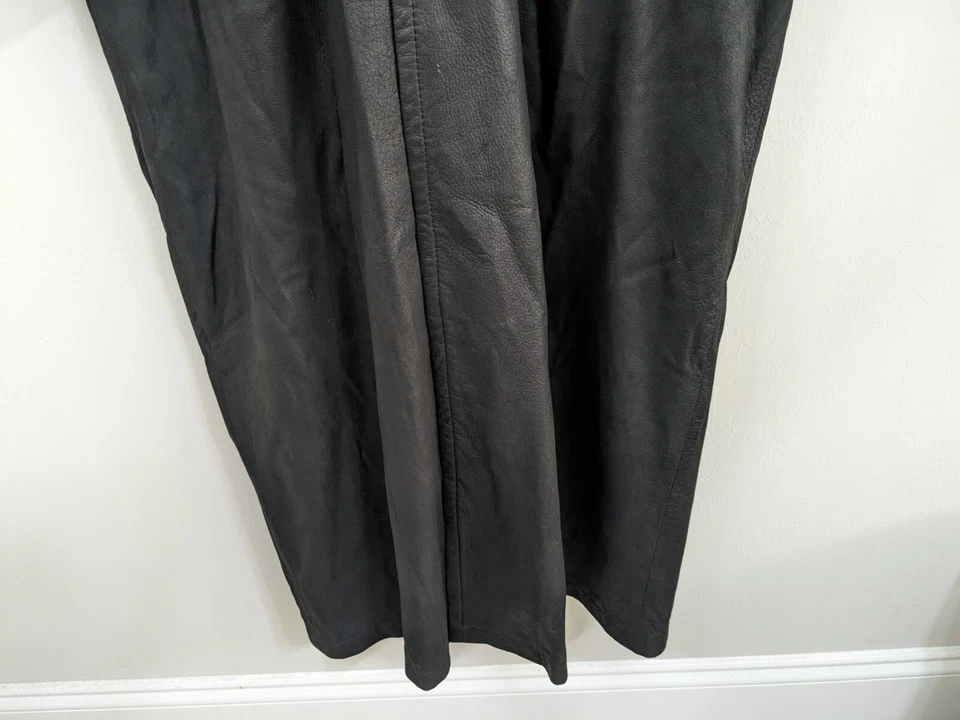 Trench coat longo feminino vintage Remy 38 bolsos de couro preto - Imagem 4 de 4