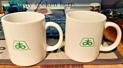 2 Pioneer Seed Coffee Cups NIB Farming Advertising Corn Beans  New