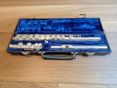 Gemeinhardt silver-plated flute Model M2 - Repadded