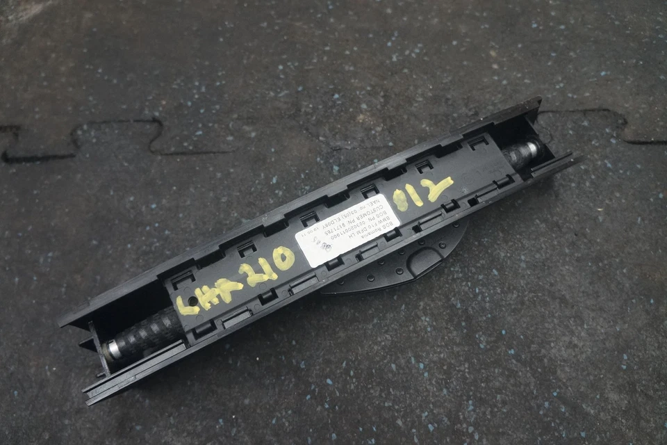 Parasol ventana ventilación puerta trasera izquierda 513591785 BMW 535i 528 550 M5 F10 2011-16 Foto 2 de 3