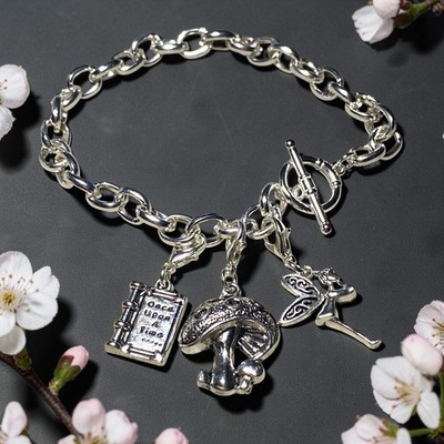 Fee Bettelarmband Pilz Fee Buch Fantasy Schmuck Knebelverschluss