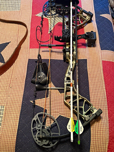 GIT LEGIT 70 Right Hand Compound Bow Camo/Black 10-70lb 400 fps Aluminum
