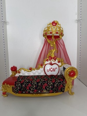 Ever After High Apple White Bed Set w/ Accessories 