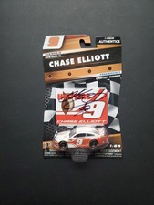 2018 Chase Elliott 9 Hooters Nascar Authentics Wave 12 Diecast 1/64 Autographed
