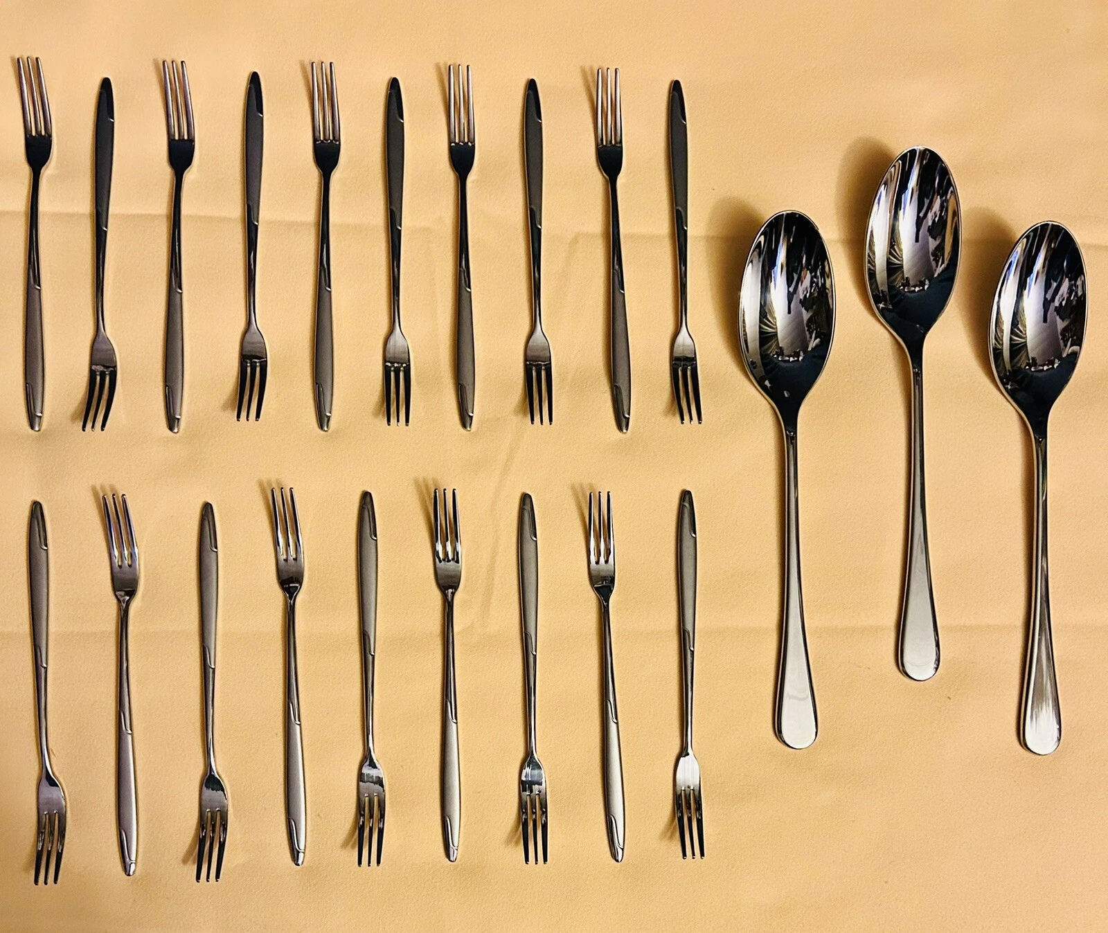 MCM 19-Pc Pierre Cardin 18/10 Stainless Steel Hors d'oeuvres Forks 5.6” 3 Spoons