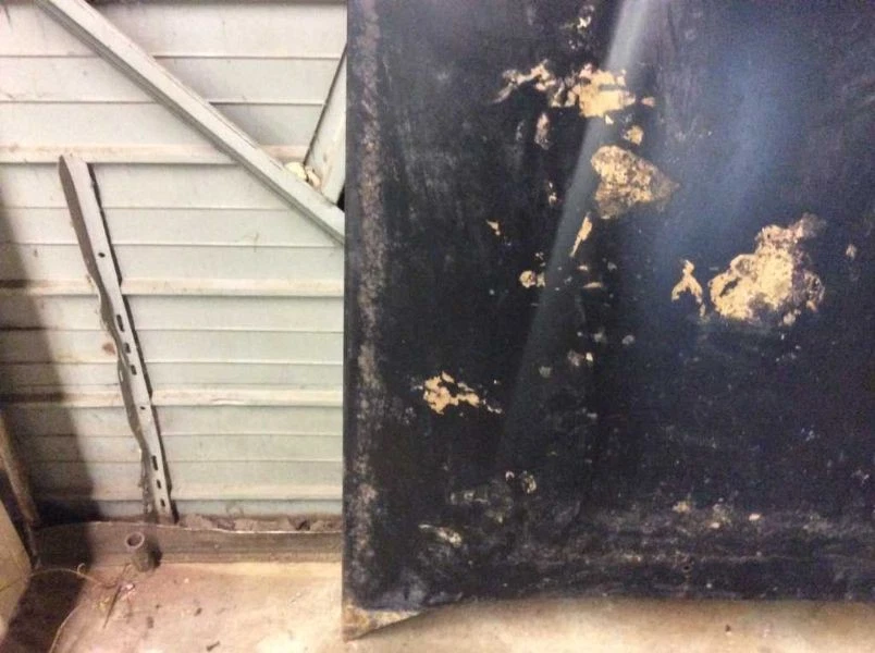 77 78 79 80 81 82 83 84 85 MERCEDES BENZ 300D BLACK PRIMED HOOD Foto 2 de 3