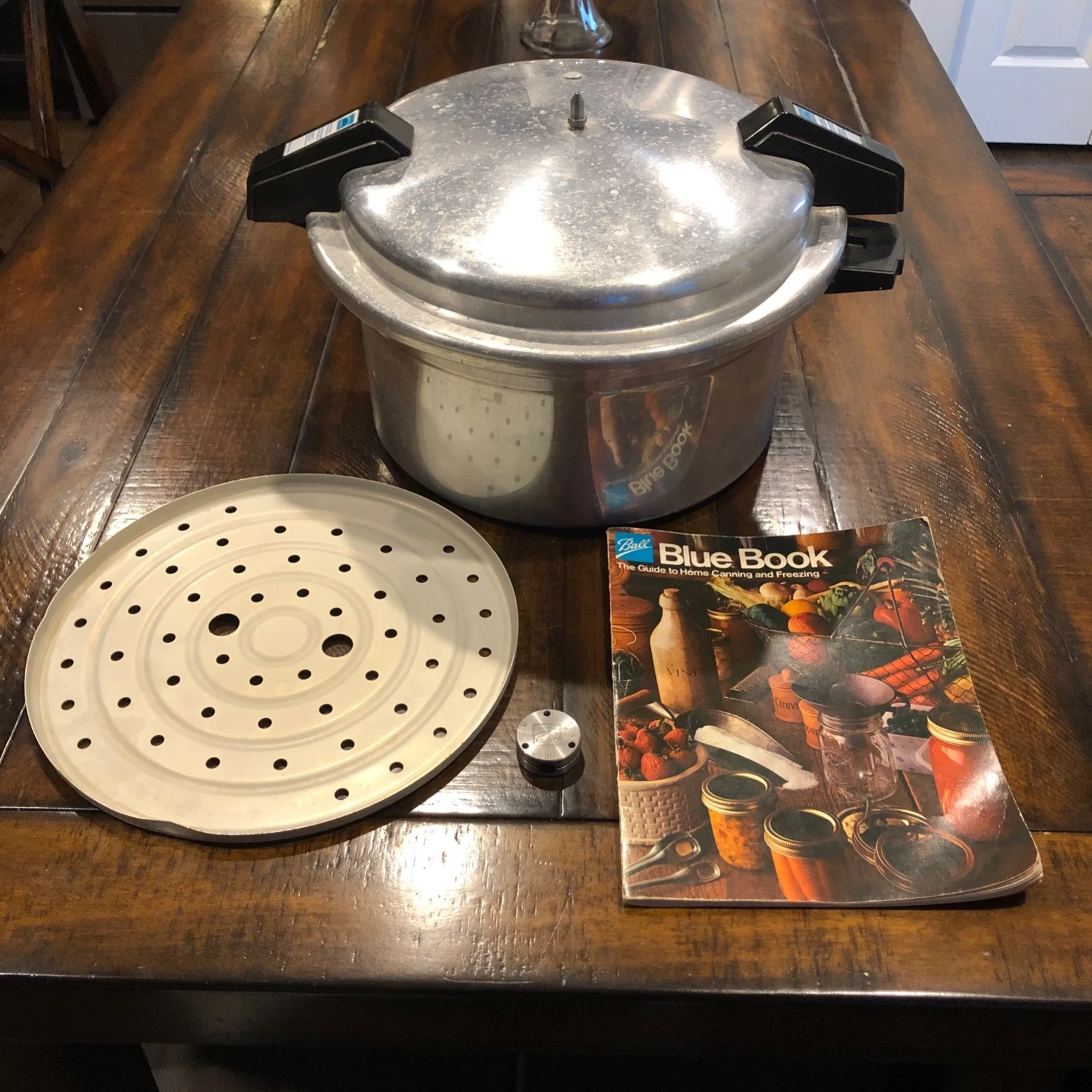 Mirro-Matic M-0512 Pressure Cooker Canner Aluminum 12QT complete