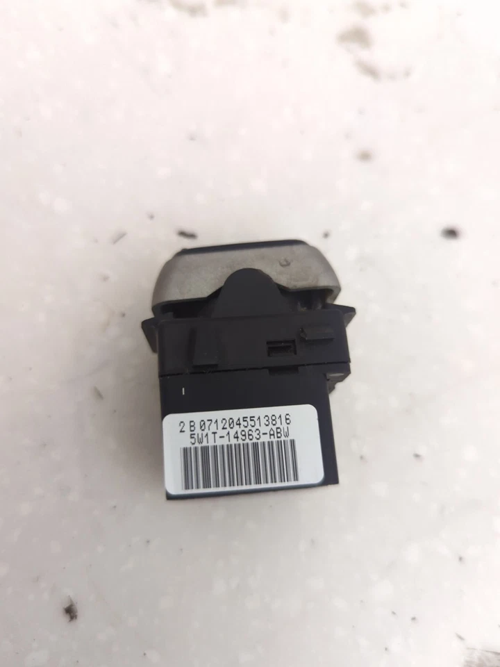 Botón interruptor cerradura puerta Motorcraft SW-7197 se adapta 04-08 Lincoln Town Car Driver  Foto 3 de 4