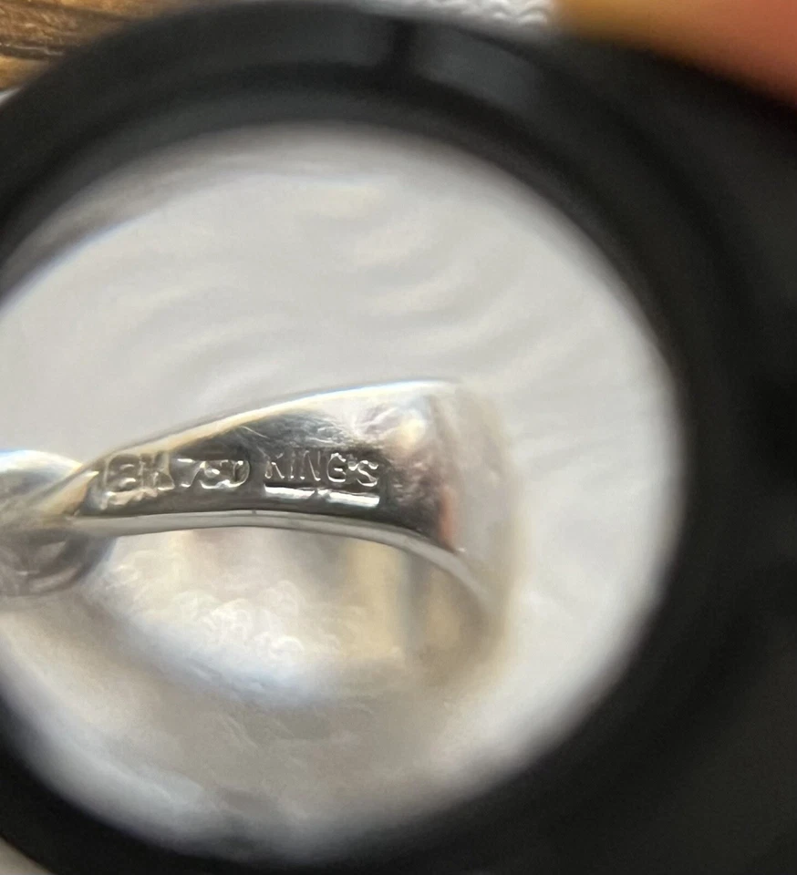 18K 750 King’s White Gold Bail & Bezel Setting Pendant W/ Peridot Set In Stone - Image 3 of 4