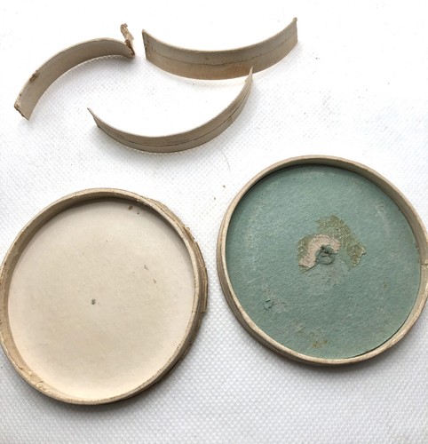 LABLACHE FACE POWDER Ben Levy Co ANTIQUE VICTORIAN 1906 FACE POWDER BOX - Picture 4 of 5