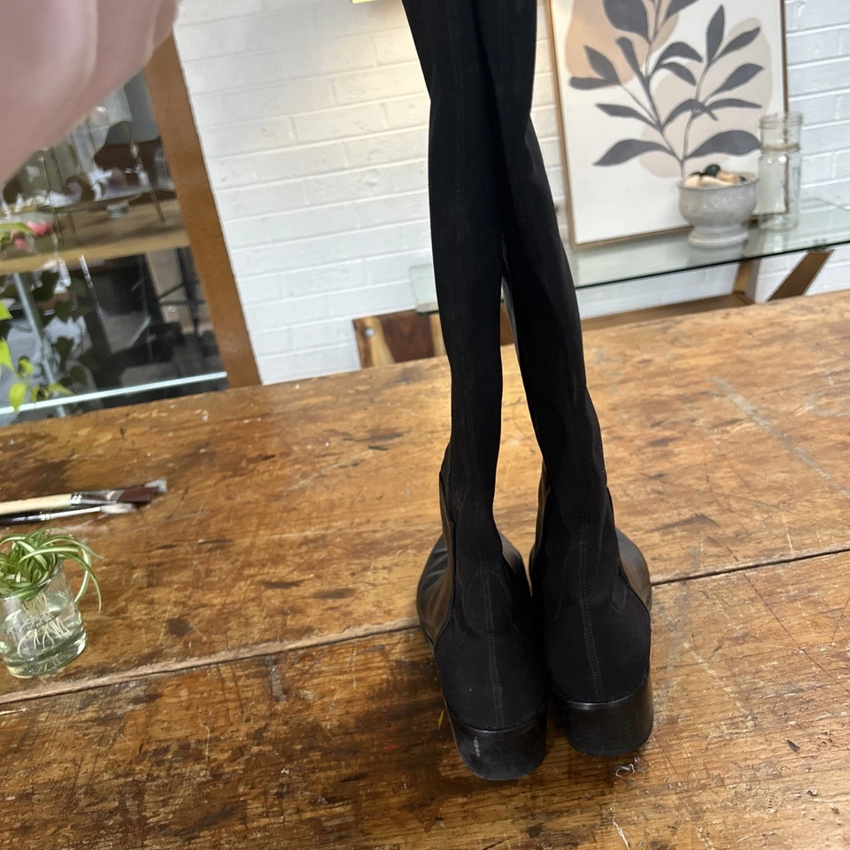 Bota Stuart Weitzman 5050 couro altura do joelho preta tamanho 7m - Imagem 4 de 4