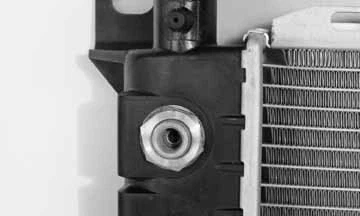 Radiator for 92-98 Ford Pickup/92-96 Ford Bronco 5.0L V8 Single Row (w/o Sensor) - Imagem 3 de 4