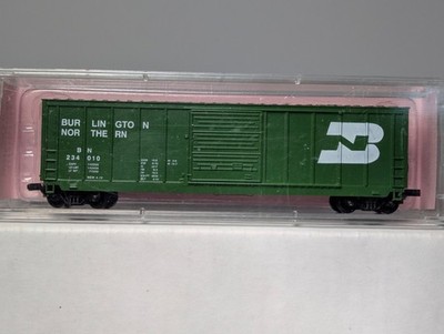 MDC Roundhouse 8123 50' Single Door Box Car Burlington Northern BN 234017