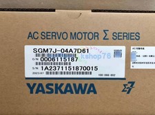 1PC New YASKAWA SGM7J-04A7D61 Servo Motor