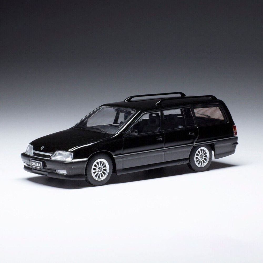 Opel Omega A2 Caravan 1990 IXO miniature 1:43 revivre l'époque des grands voyages en famille