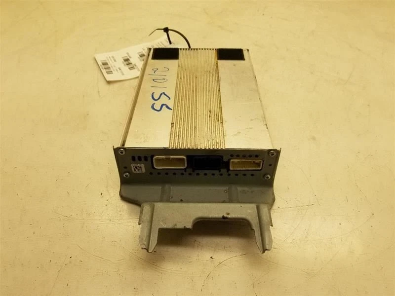 08-12 MONTAJE AMPLIFICADOR AUDIO RADIO TOYOTA AVALON Foto 2 de 4